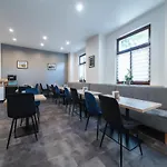Family Room With 2 Bedrooms For Up To 4 People