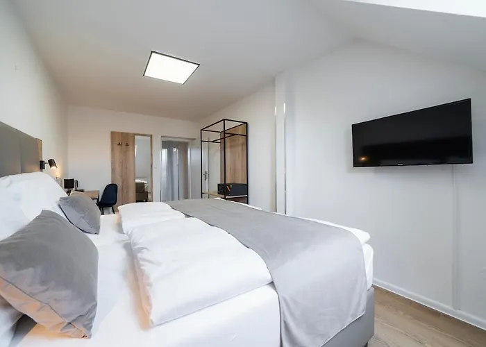 Family Room With 2 Bedrooms For Up To 4 People